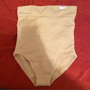 Seamless High-Waist Shapewear in Tan